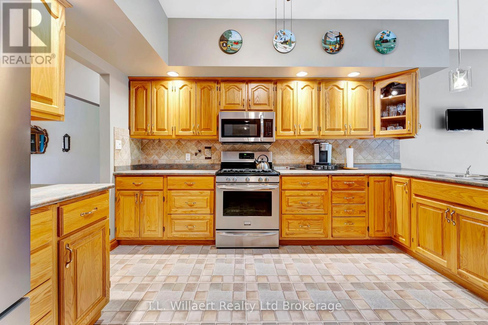 97 Vanderhoeven Side Road, Norfolk, Ontario  N4G 4G9 - Photo 12 - X12471438