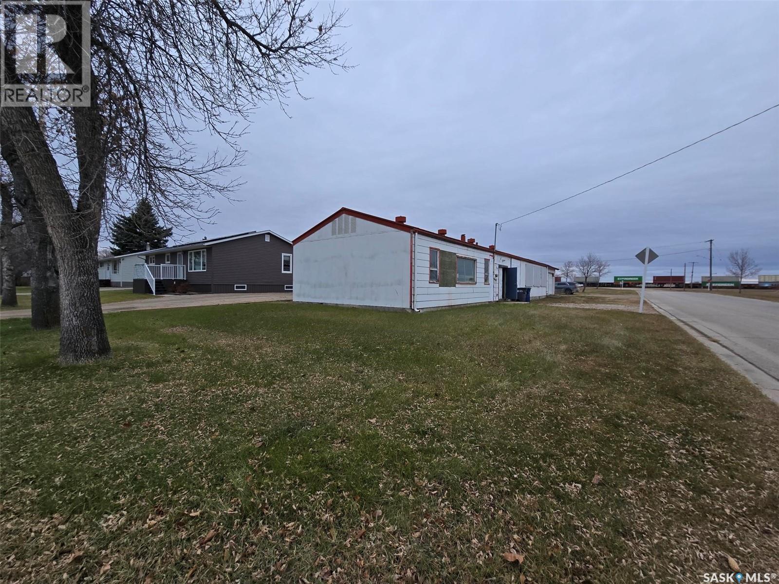 250 4th Avenue, Broadview, Saskatchewan  S0G 0K0 - Photo 10 - SK024174