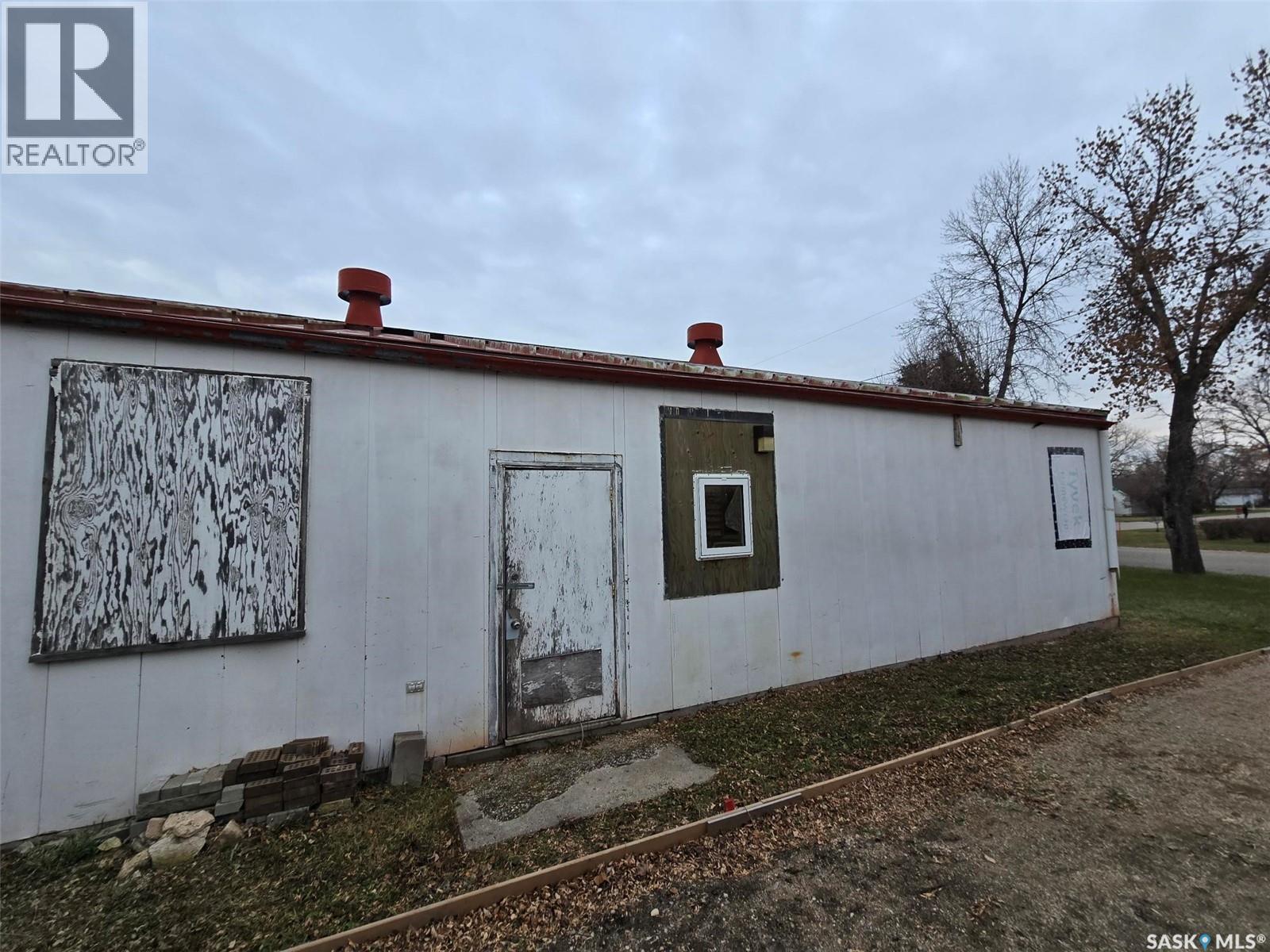 250 4th Avenue, Broadview, Saskatchewan  S0G 0K0 - Photo 14 - SK024174