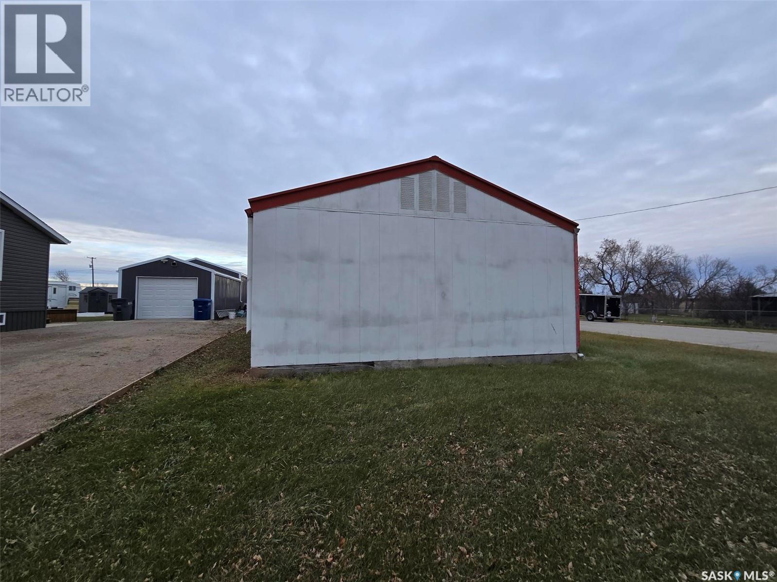 250 4th Avenue, Broadview, Saskatchewan  S0G 0K0 - Photo 17 - SK024174