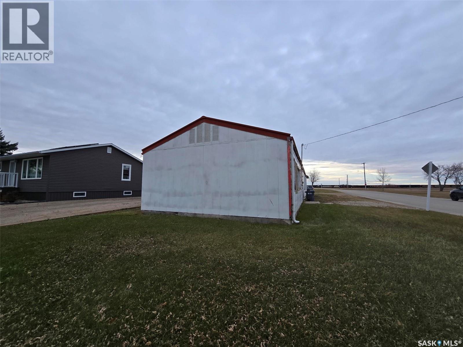 250 4th Avenue, Broadview, Saskatchewan  S0G 0K0 - Photo 18 - SK024174