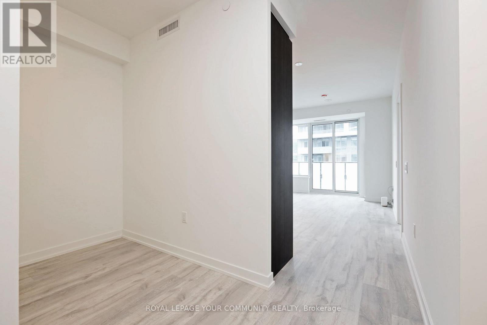 1003 - 8 Olympic Garden Drive, Toronto, Ontario  M2M 0B9 - Photo 3 - C12551380