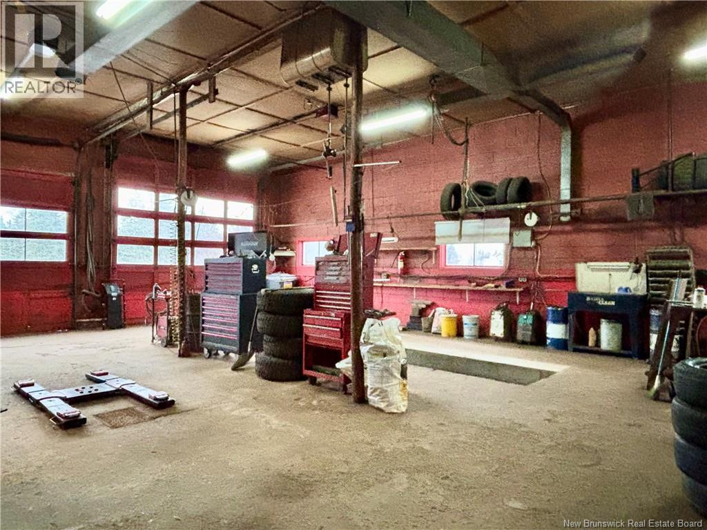 200 Rue Du Pecheur, Lamèque, New Brunswick  E8T 1K2 - Photo 12 - NB130257