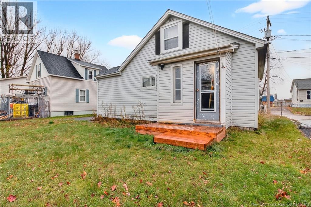 12 Ash, Moncton, New Brunswick  E1C 3M8 - Photo 4 - NB130211