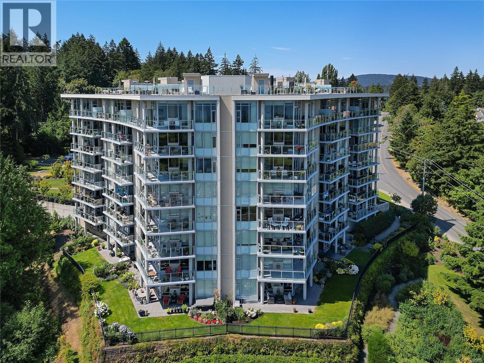 403 5388 Hill Rise Terr, Saanich, British Columbia