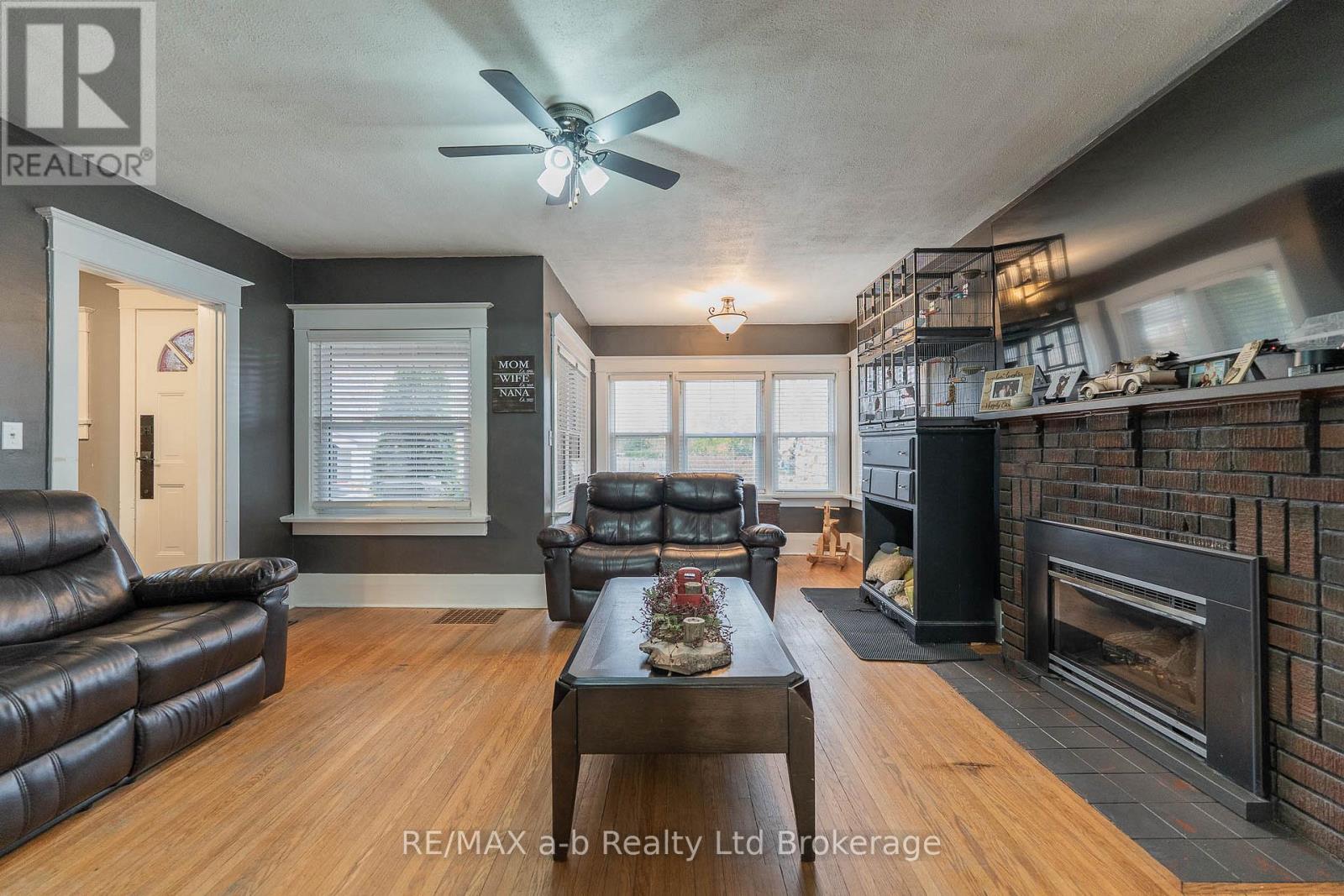 30 Concession Street W, Tillsonburg, Ontario N4G 1R3 - Photo 17 - X12551582