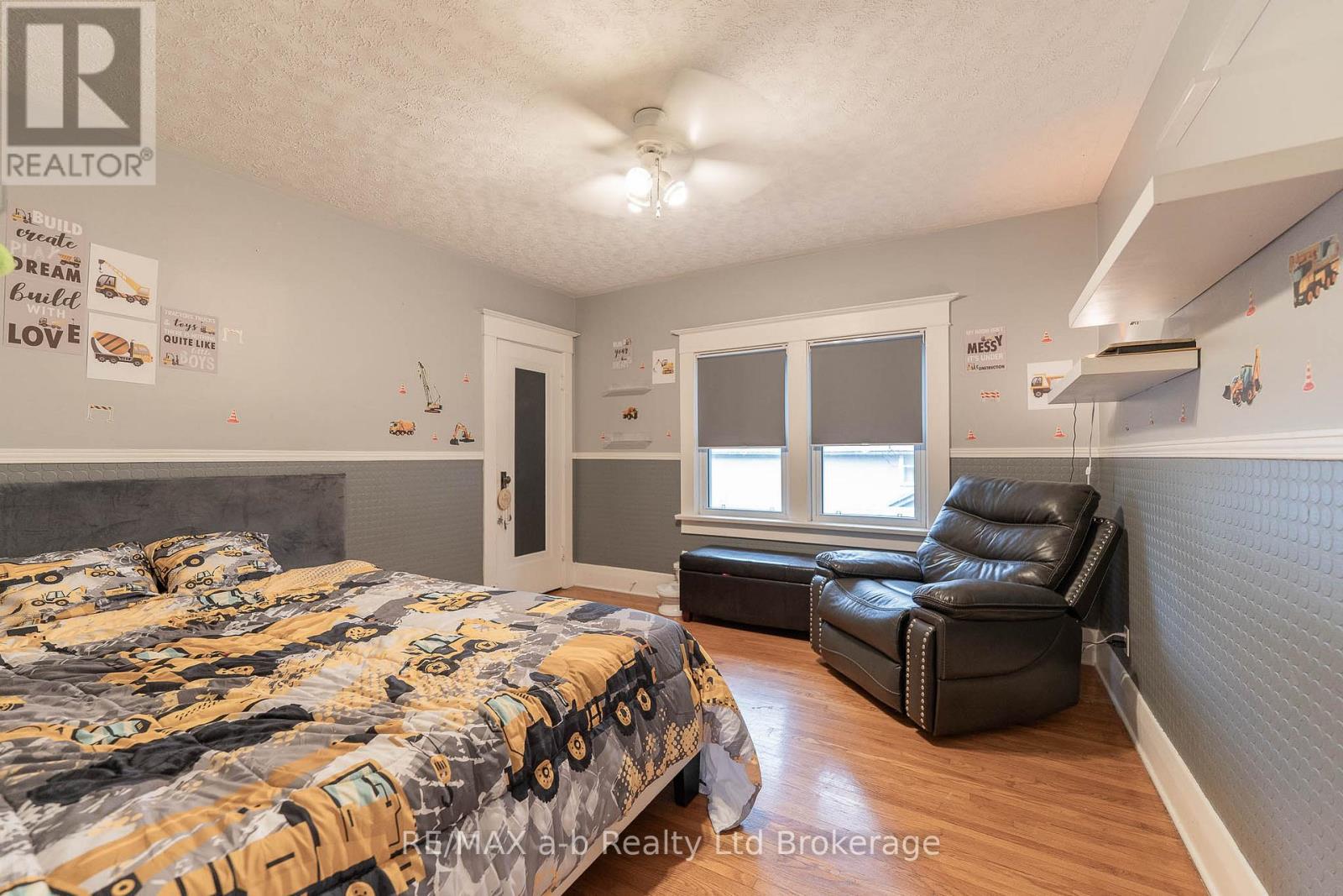 30 Concession Street W, Tillsonburg, Ontario N4G 1R3 - Photo 22 - X12551582