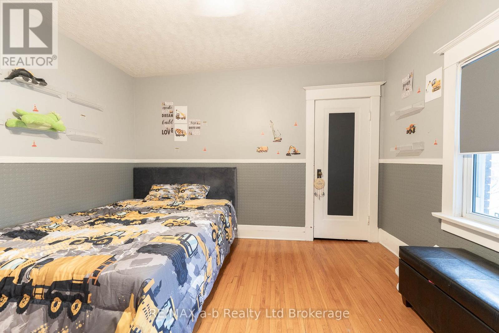 30 Concession Street W, Tillsonburg, Ontario N4G 1R3 - Photo 23 - X12551582