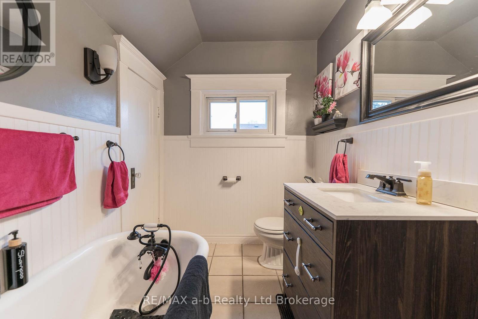 30 Concession Street W, Tillsonburg, Ontario N4G 1R3 - Photo 27 - X12551582