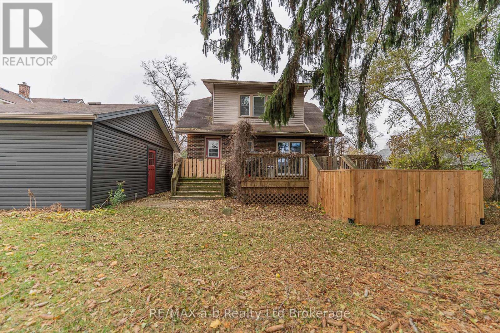 30 Concession Street W, Tillsonburg, Ontario N4G 1R3 - Photo 32 - X12551582