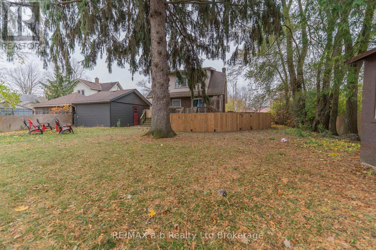 30 Concession Street W, Tillsonburg, Ontario N4G 1R3 - Photo 36 - X12551582