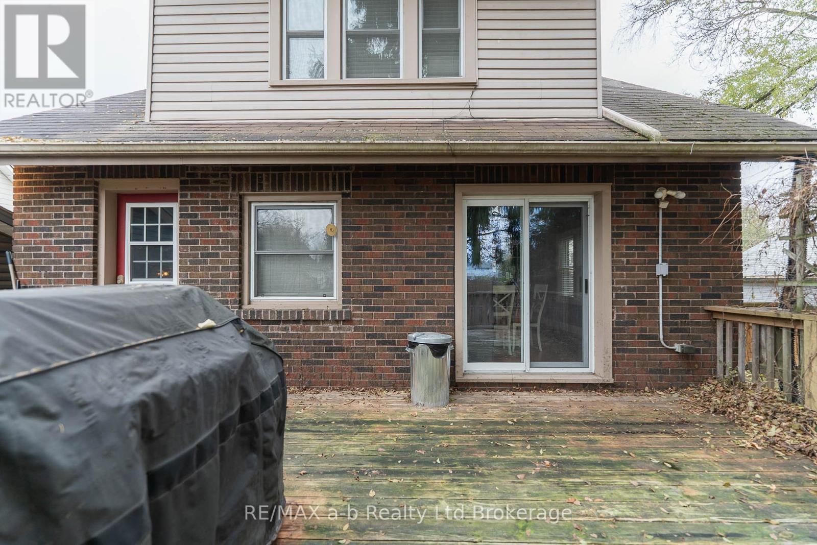 30 Concession Street W, Tillsonburg, Ontario N4G 1R3 - Photo 40 - X12551582