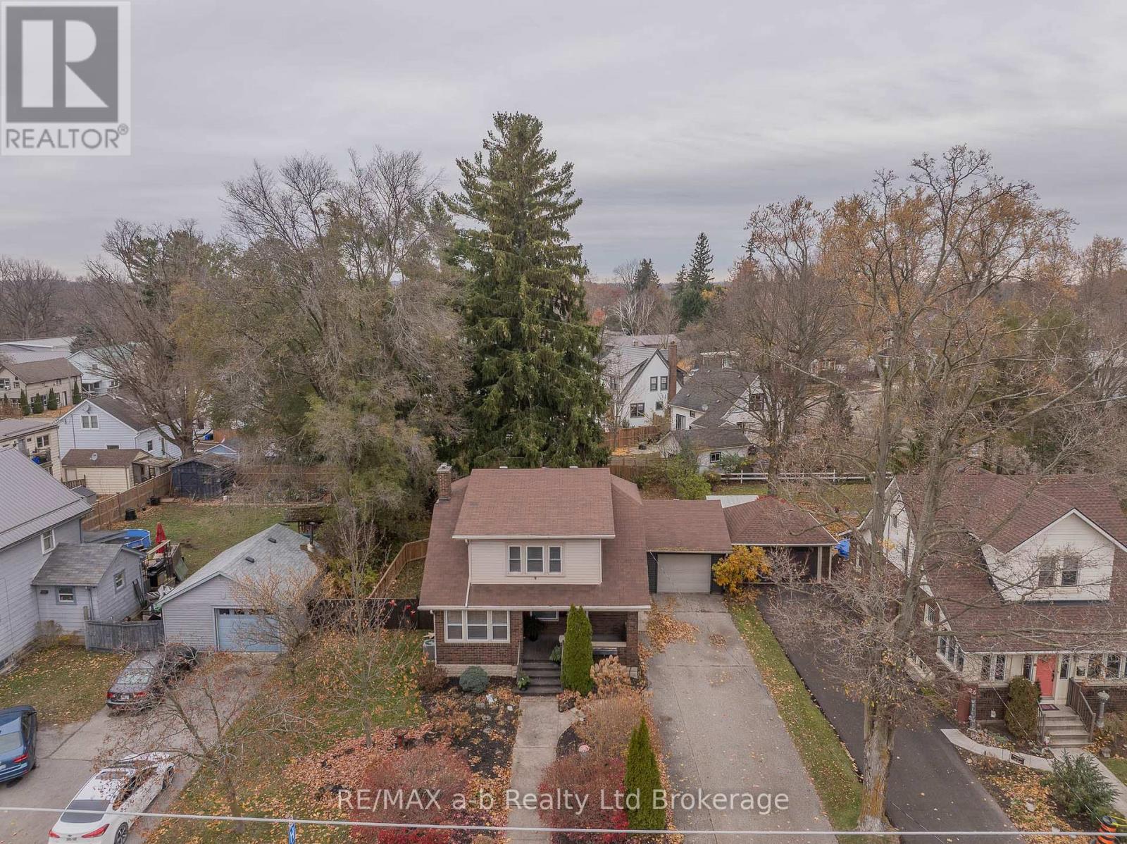 30 Concession Street W, Tillsonburg, Ontario N4G 1R3 - Photo 43 - X12551582