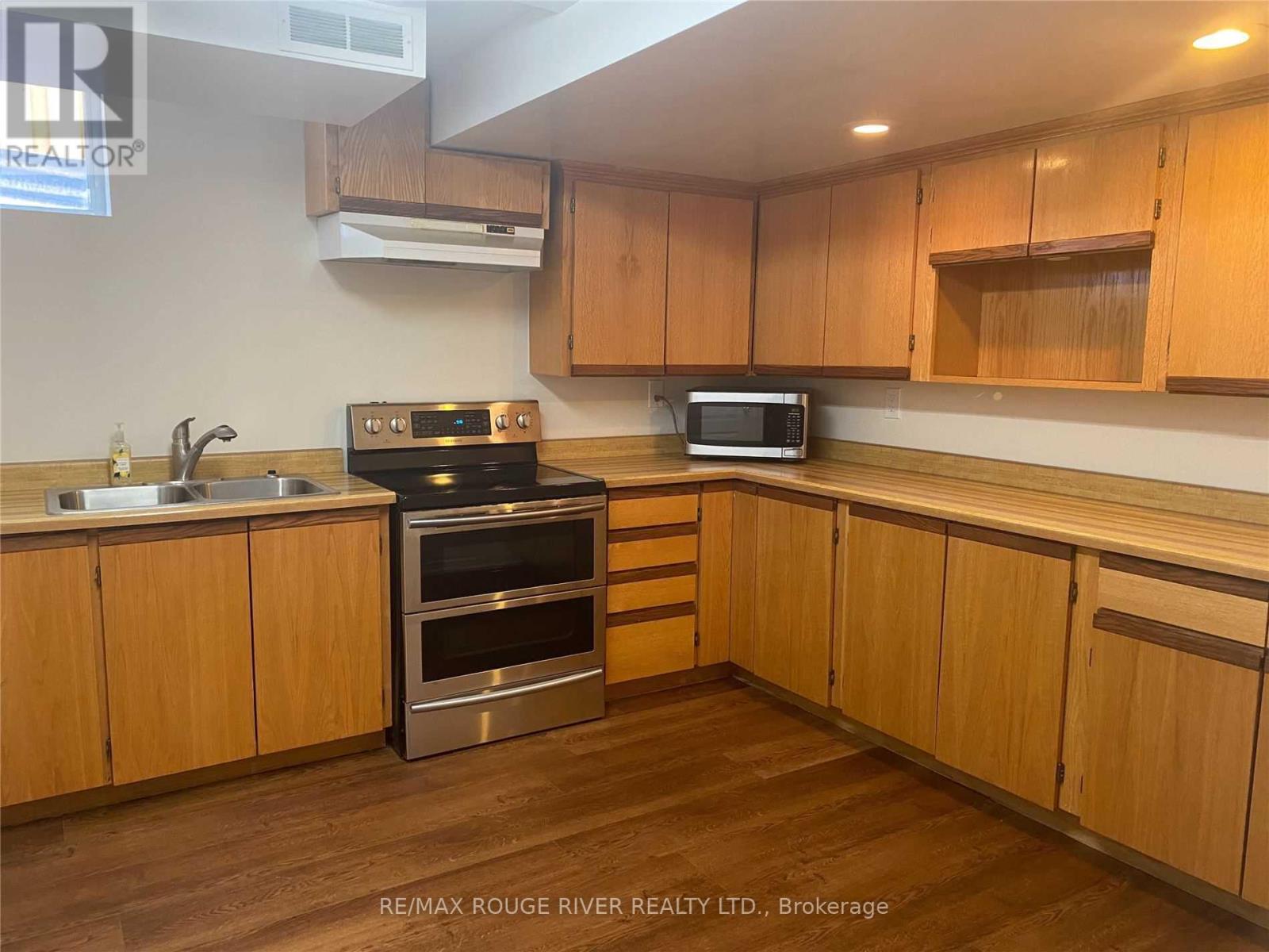 Bsmnt - 35 Meekings Drive, Ajax, Ontario  L1T 3N2 - Photo 6 - E12551320