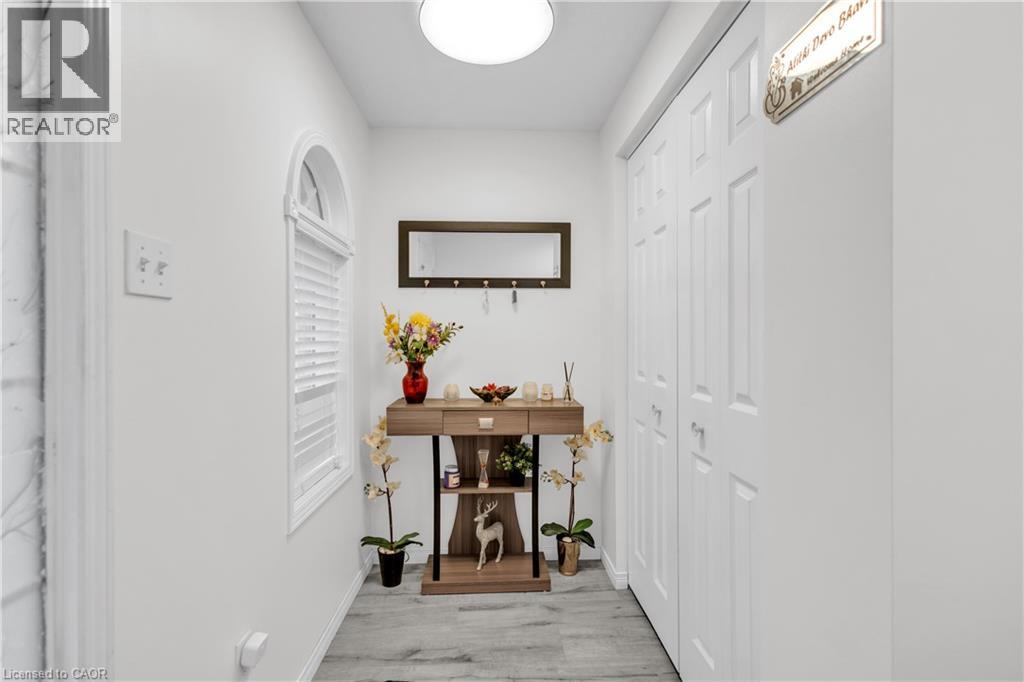 9 Bush Clover Crescent, Kitchener, Ontario N2E 3P9 - Photo 2 - 40785243