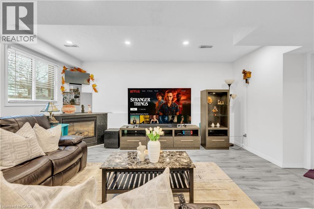 9 Bush Clover Crescent, Kitchener, Ontario N2E 3P9 - Photo 14 - 40785243