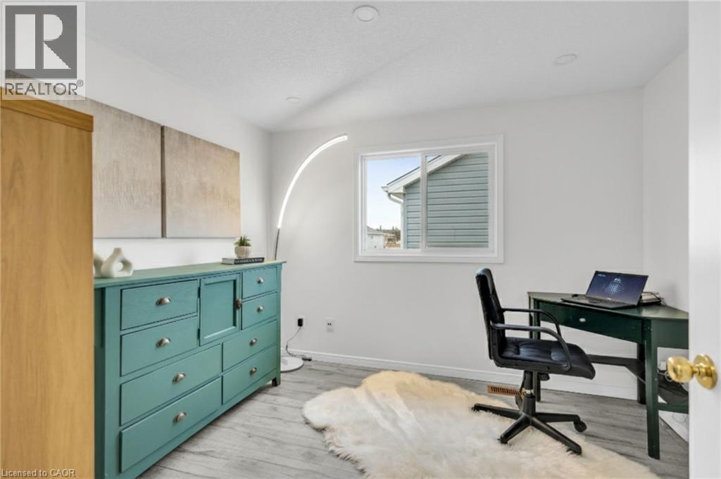 9 Bush Clover Crescent, Kitchener, Ontario N2E 3P9 - Photo 24 - 40785243