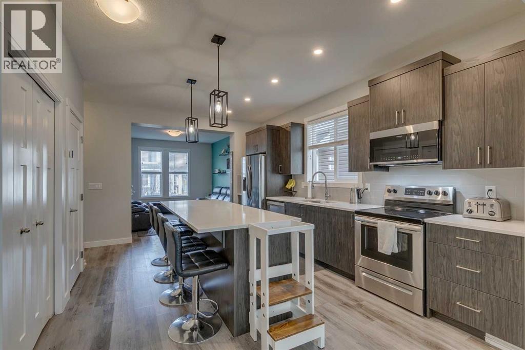 429 South Point Glen Sw, Airdrie, Alberta  T4B 4L1 - Photo 7 - A2270746