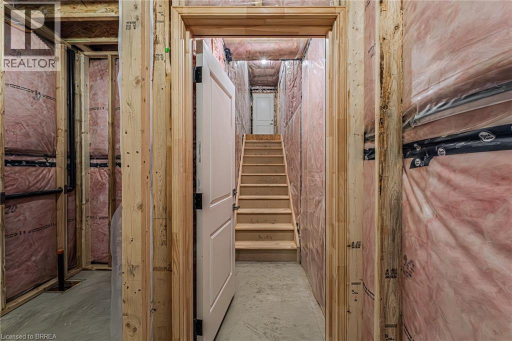 2 Hudson Drive, Brantford, Ontario N3T 0V6 - Photo 27 - 40697567