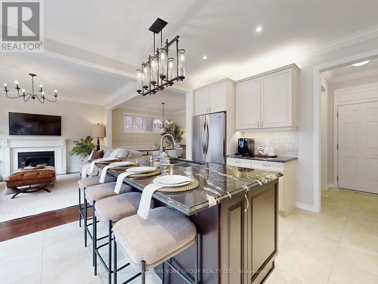 58 Clifford Dalton Drive, Aurora, Ontario  L4G 0T6 - Photo 11 - N12551312