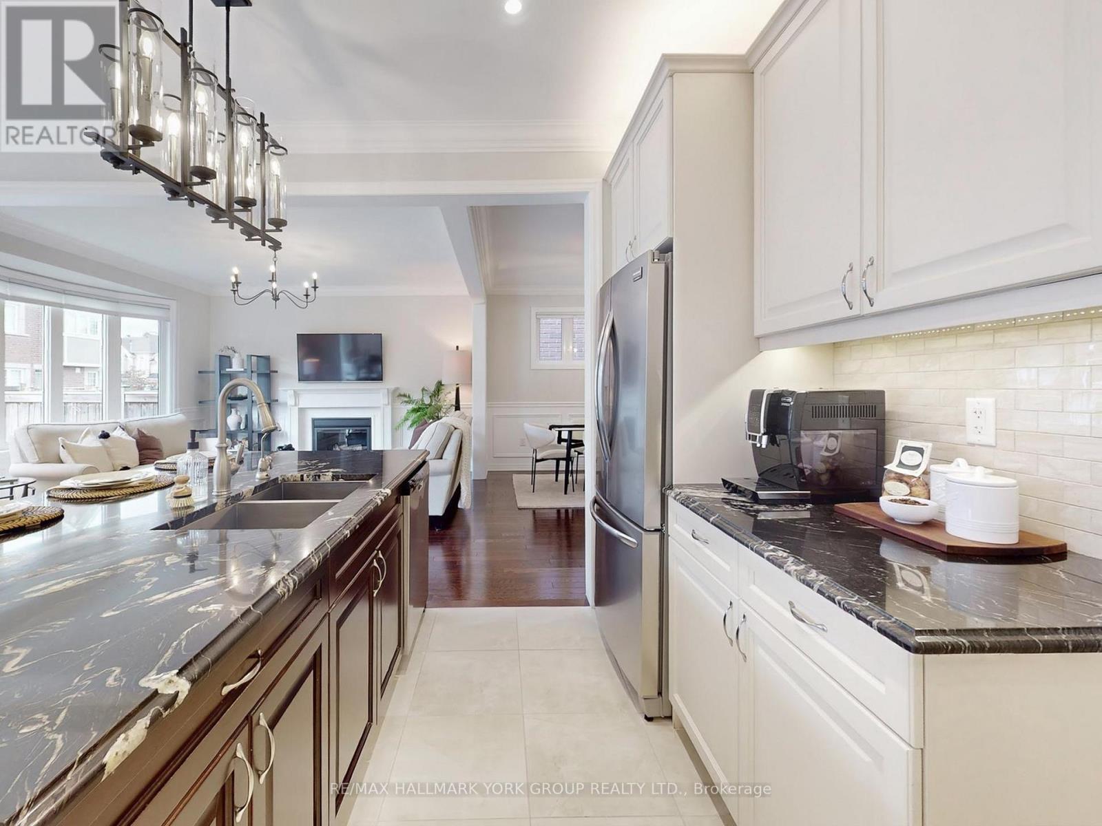 58 Clifford Dalton Drive, Aurora, Ontario  L4G 0T6 - Photo 13 - N12551312