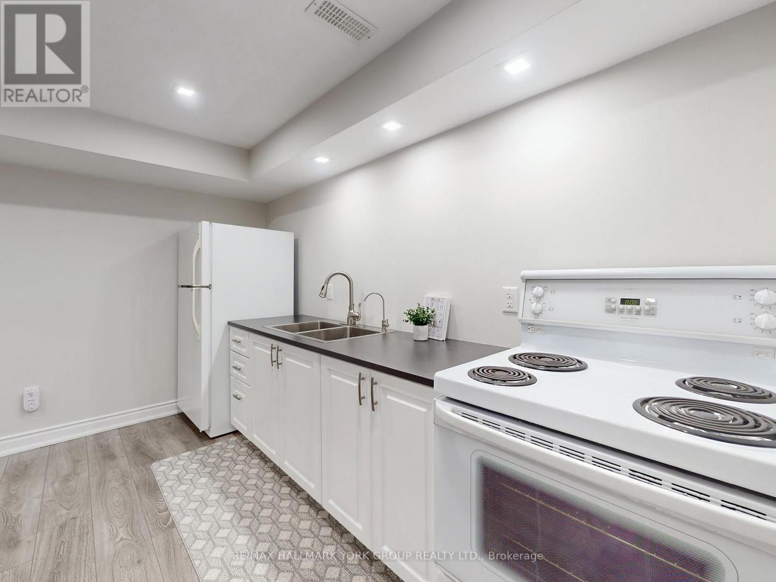 58 Clifford Dalton Drive, Aurora, Ontario  L4G 0T6 - Photo 42 - N12551312