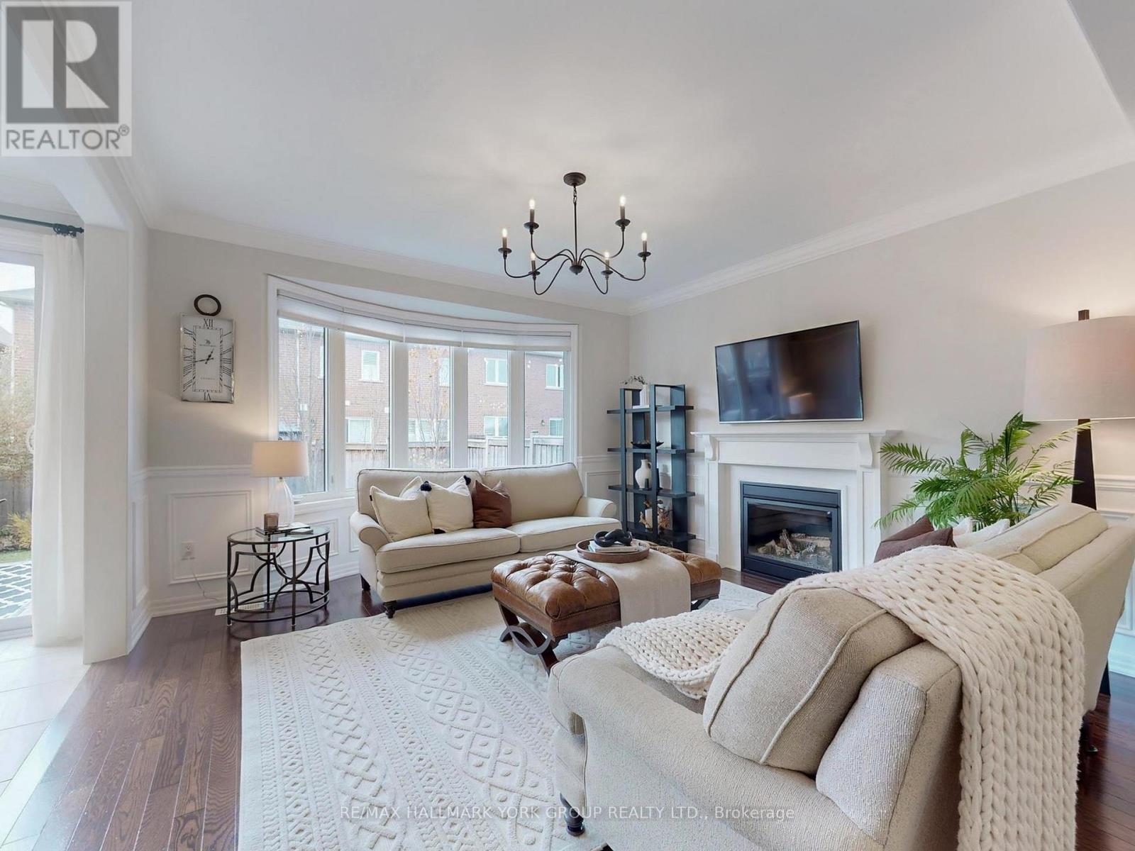 58 Clifford Dalton Drive, Aurora, Ontario  L4G 0T6 - Photo 5 - N12551312