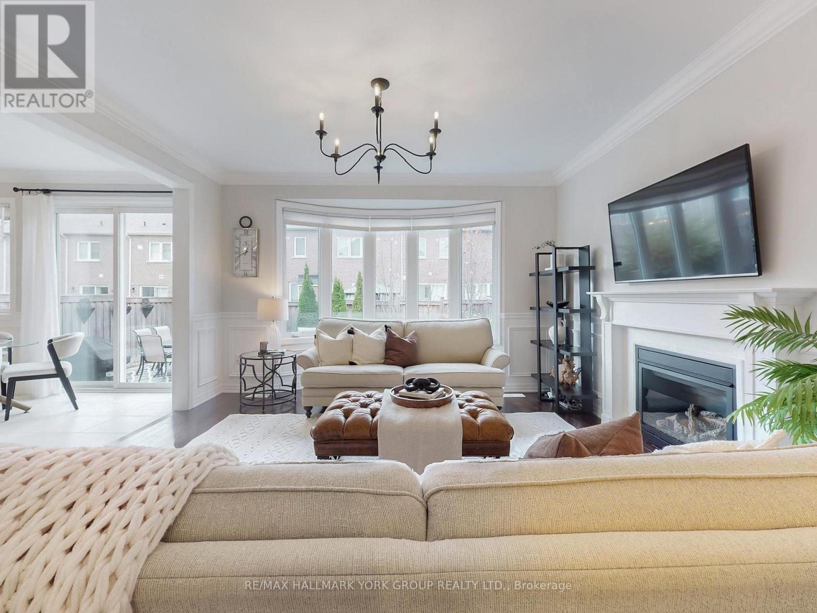 58 Clifford Dalton Drive, Aurora, Ontario  L4G 0T6 - Photo 6 - N12551312