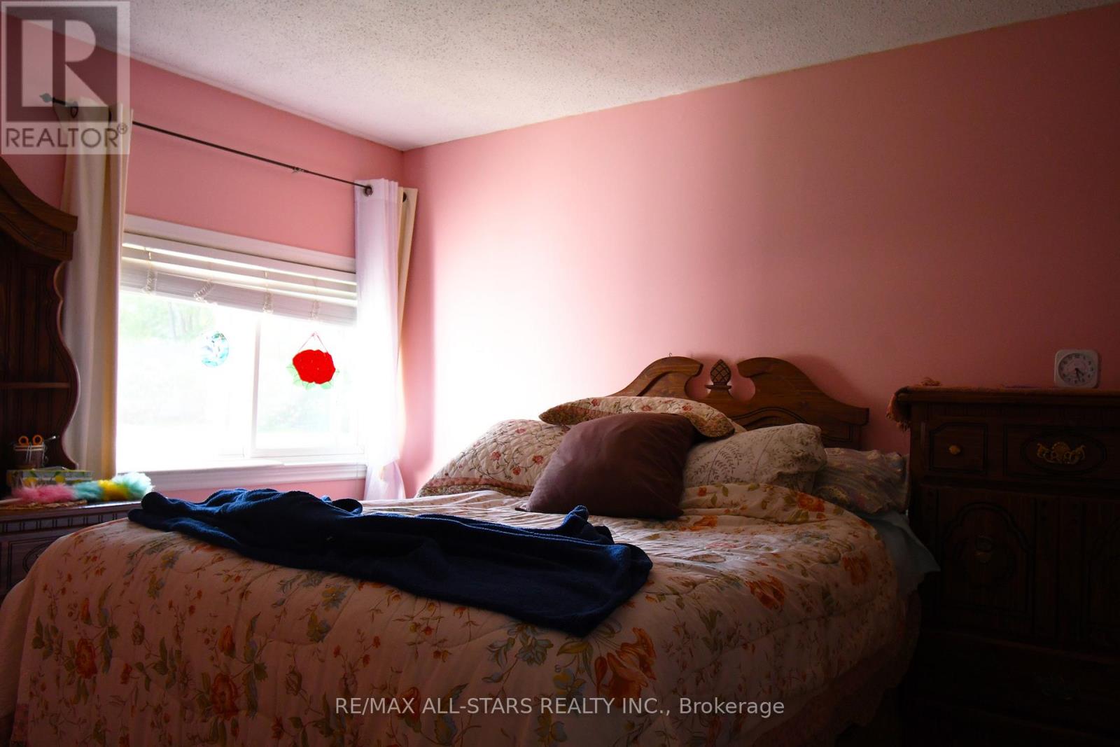 346 Pasadena Drive, Georgina, Ontario  L4P 2Z3 - Photo 5 - N12551326