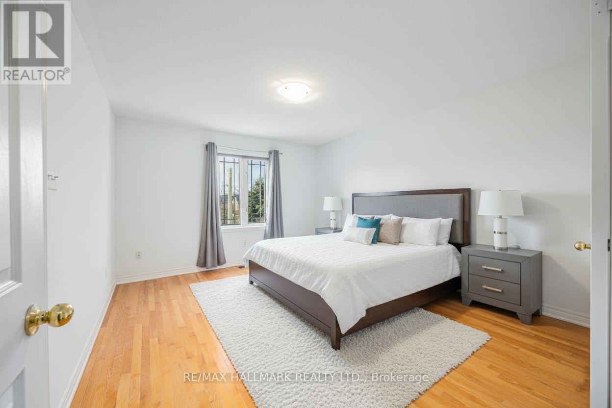 17 Oceanview Street, Richmond Hill, Ontario  L4S 2J9 - Photo 14 - N12551336