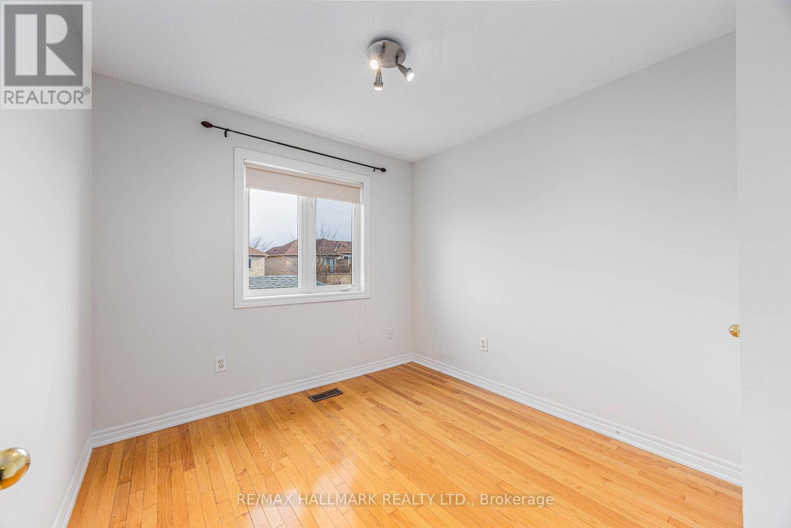 17 Oceanview Street, Richmond Hill, Ontario  L4S 2J9 - Photo 27 - N12551336