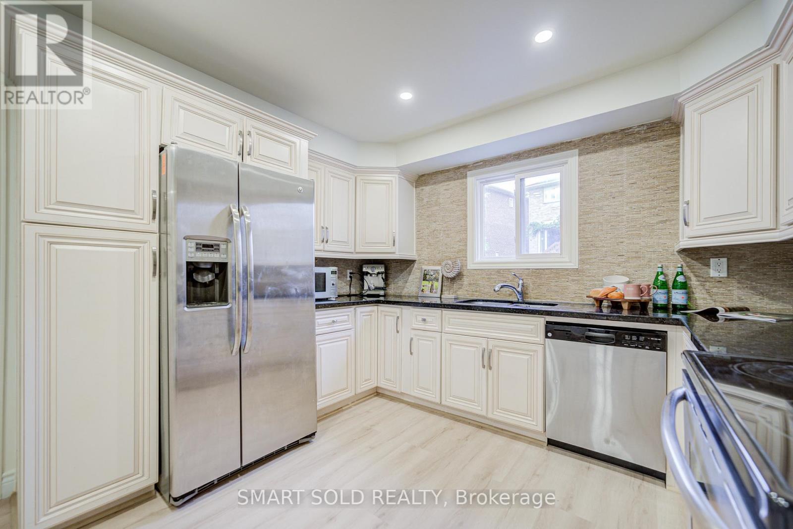 47 Colleen Street, Vaughan, Ontario  L4J 5H1 - Photo 14 - N12551342