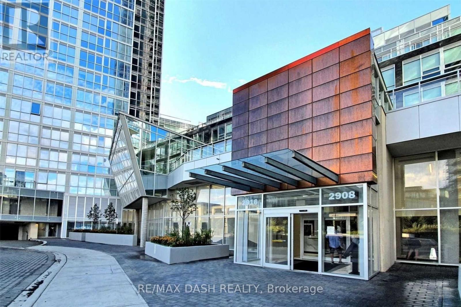 615 - 2916 Highway 7, Vaughan, Ontario  L4K 0K5 - Photo 2 - N12551428