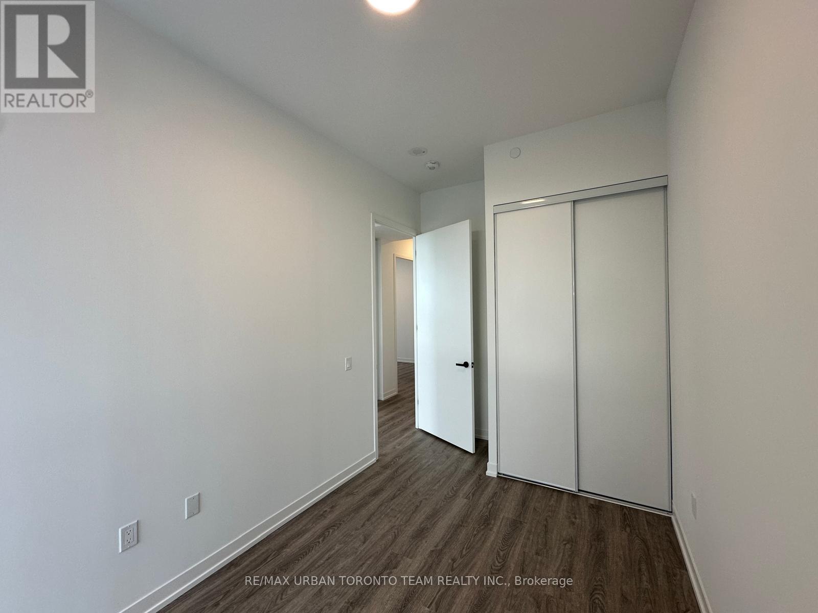 1612 - 8 Interchange Way, Vaughan, Ontario  L4K 5Z7 - Photo 10 - N12551438