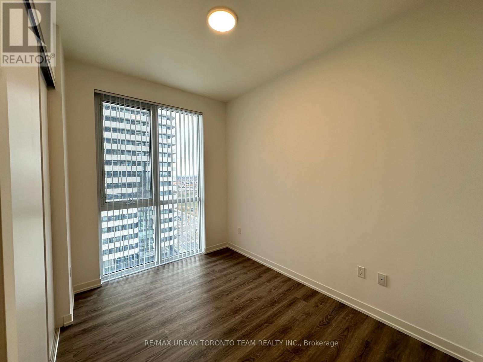 1612 - 8 Interchange Way, Vaughan, Ontario  L4K 5Z7 - Photo 11 - N12551438