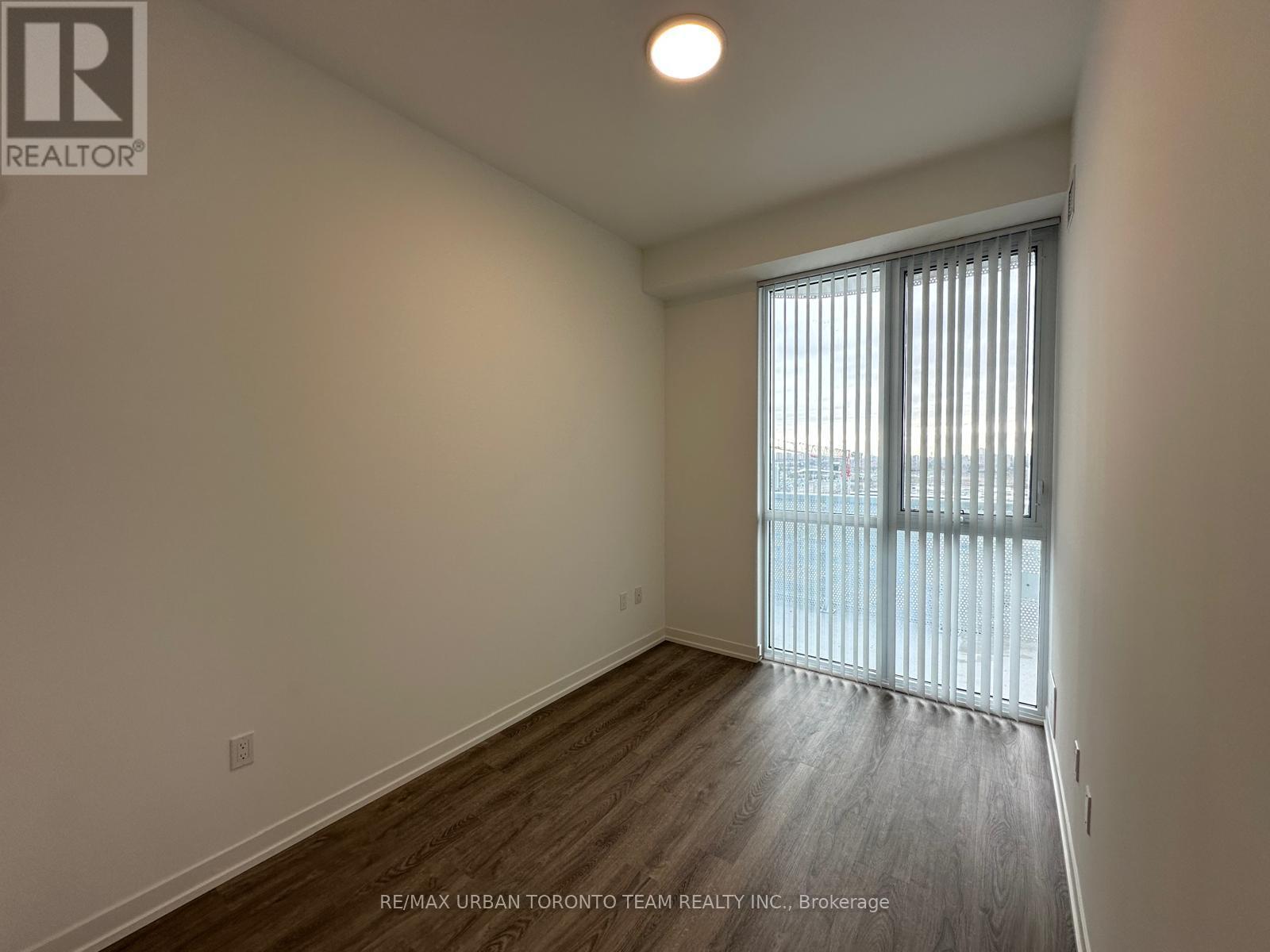 1612 - 8 Interchange Way, Vaughan, Ontario  L4K 5Z7 - Photo 13 - N12551438