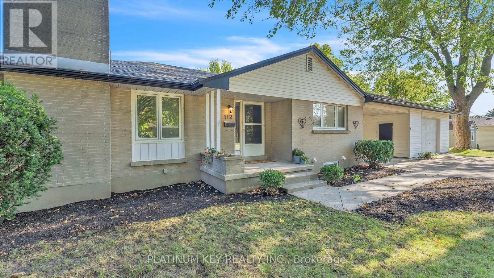 112 Ontario Street, Strathroy-Caradoc, Ontario  N7G 1B6 - Photo 3 - X12551522