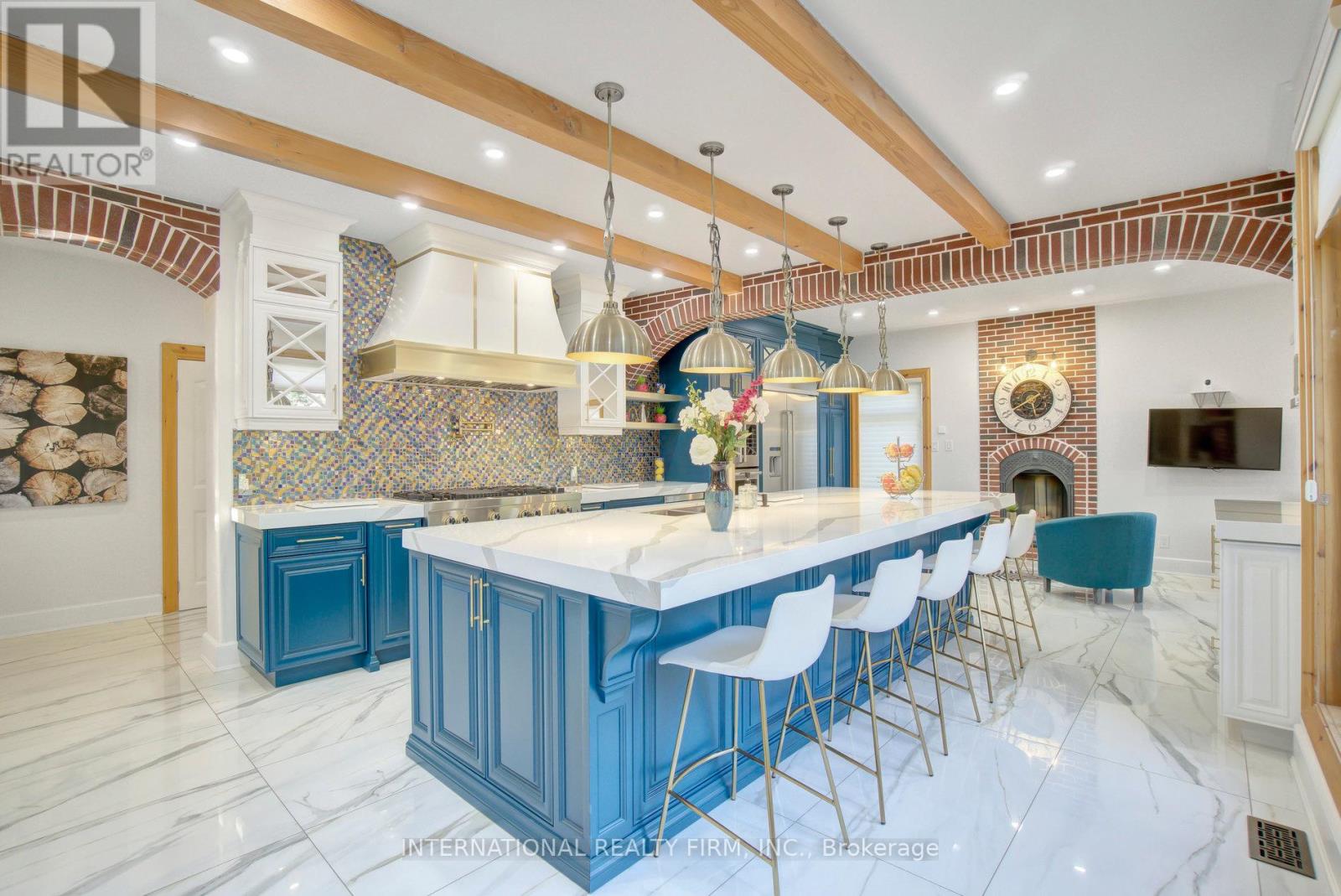 6 Pinehurst Lane, Springwater, Ontario  L9X 0C7 - Photo 19 - S12415757