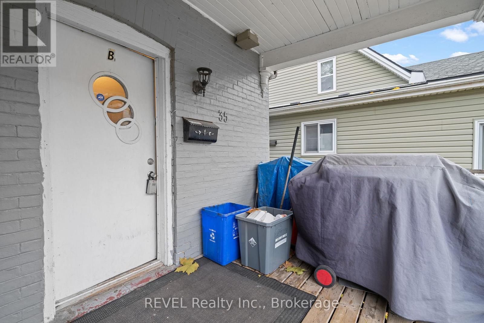 35 Catherine Street, St. Catharines, Ontario  L2R 5E8 - Photo 14 - X12551474