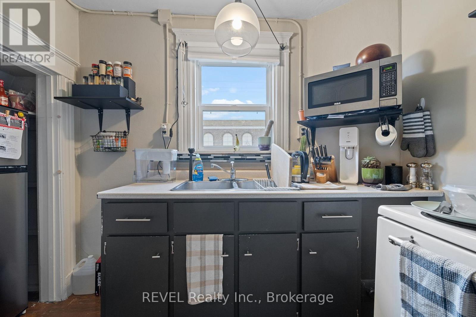 35 Catherine Street, St. Catharines, Ontario  L2R 5E8 - Photo 19 - X12551474