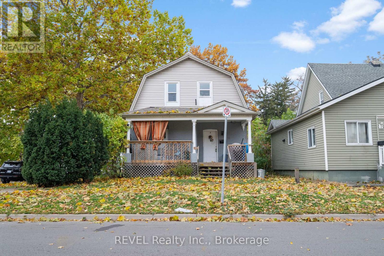 35 Catherine Street, St. Catharines, Ontario  L2R 5E8 - Photo 2 - X12551474