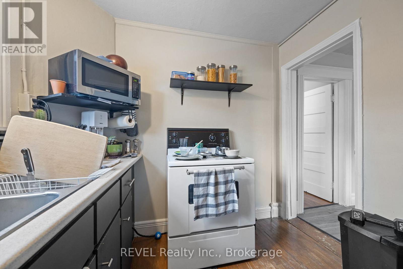 35 Catherine Street, St. Catharines, Ontario  L2R 5E8 - Photo 20 - X12551474