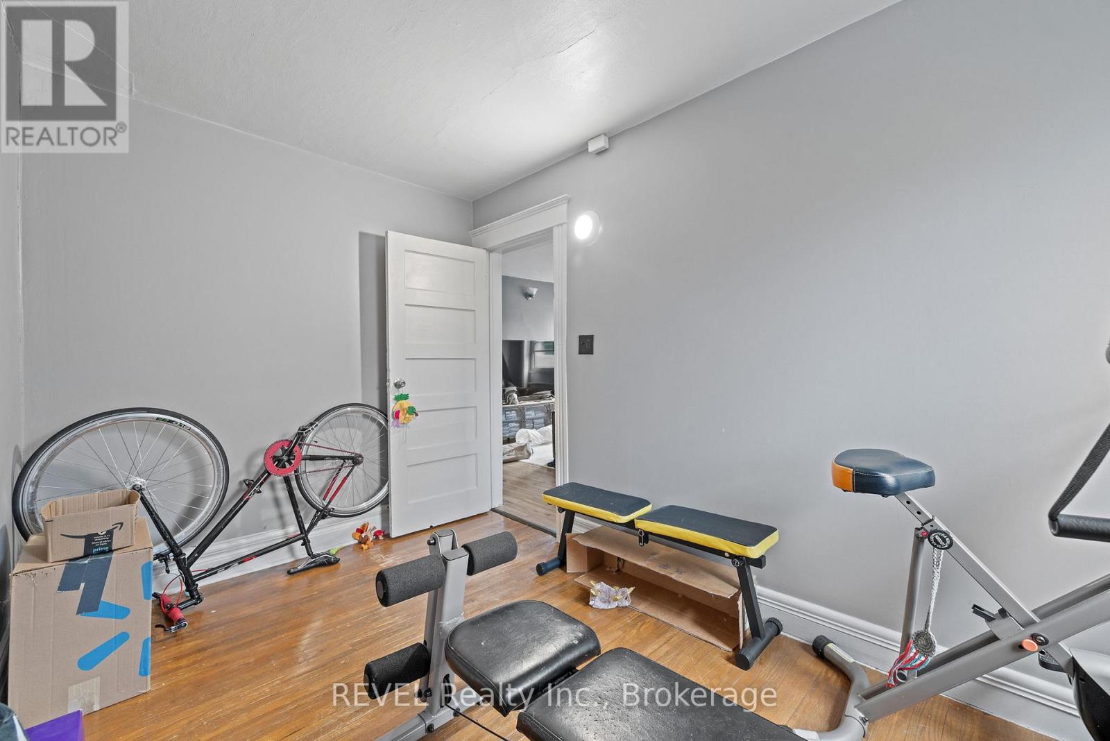 35 Catherine Street, St. Catharines, Ontario  L2R 5E8 - Photo 26 - X12551474