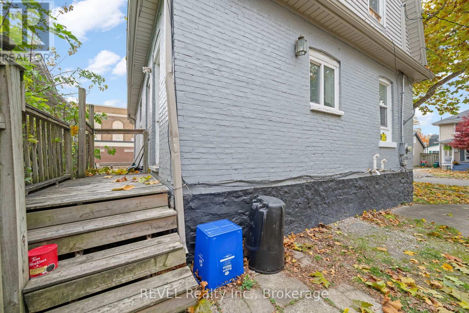 35 Catherine Street, St. Catharines, Ontario  L2R 5E8 - Photo 32 - X12551474