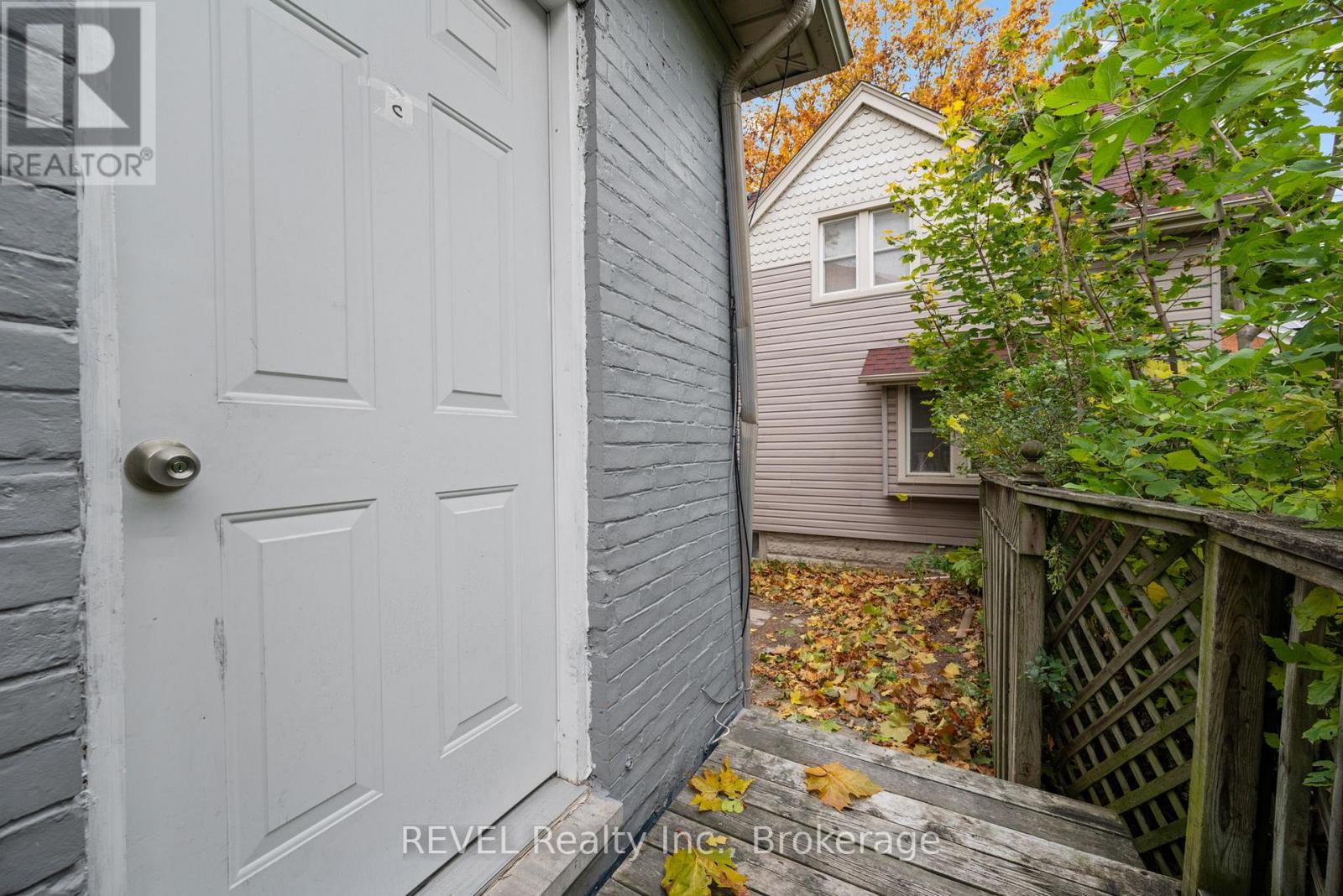 35 Catherine Street, St. Catharines, Ontario  L2R 5E8 - Photo 33 - X12551474