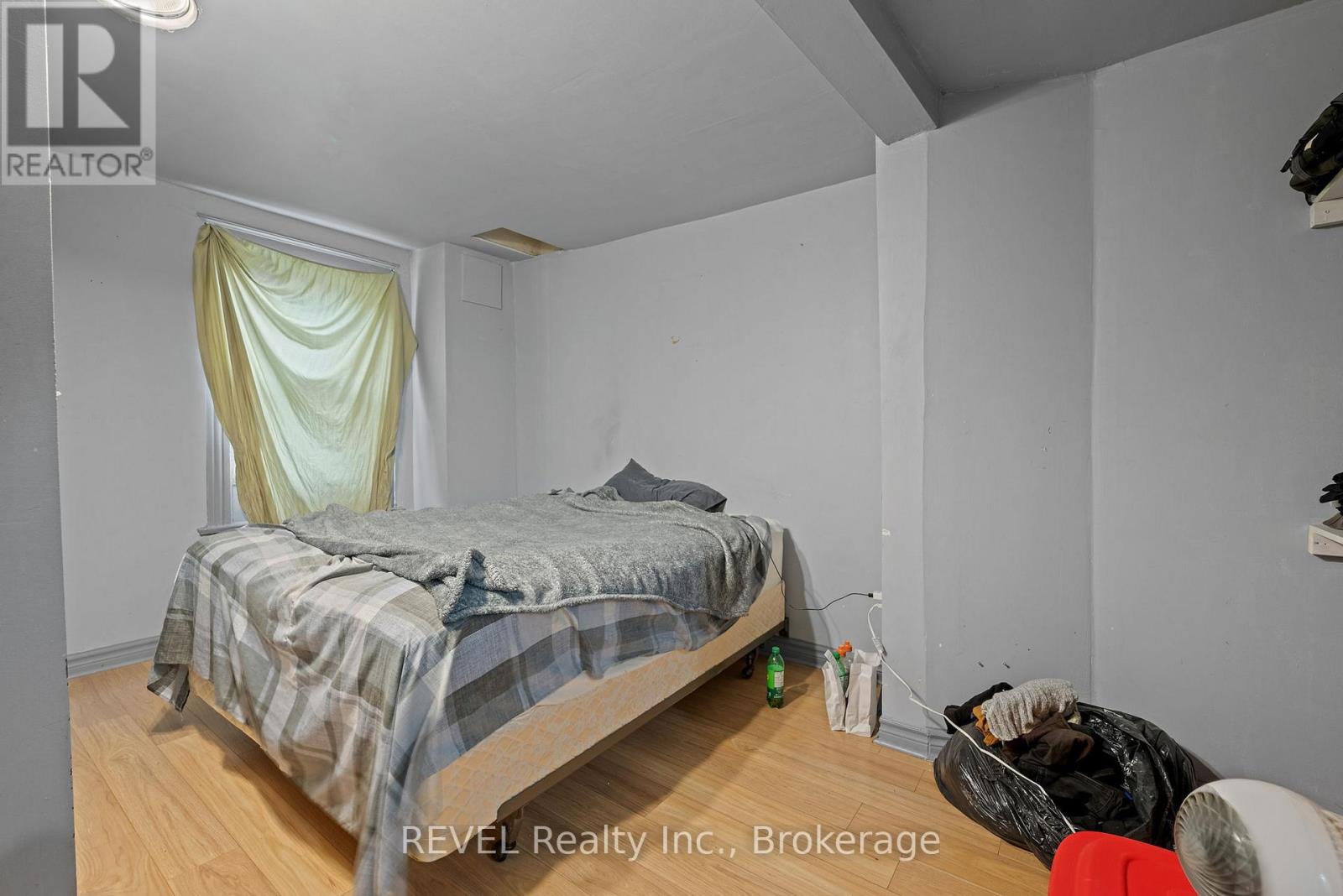 35 Catherine Street, St. Catharines, Ontario  L2R 5E8 - Photo 40 - X12551474