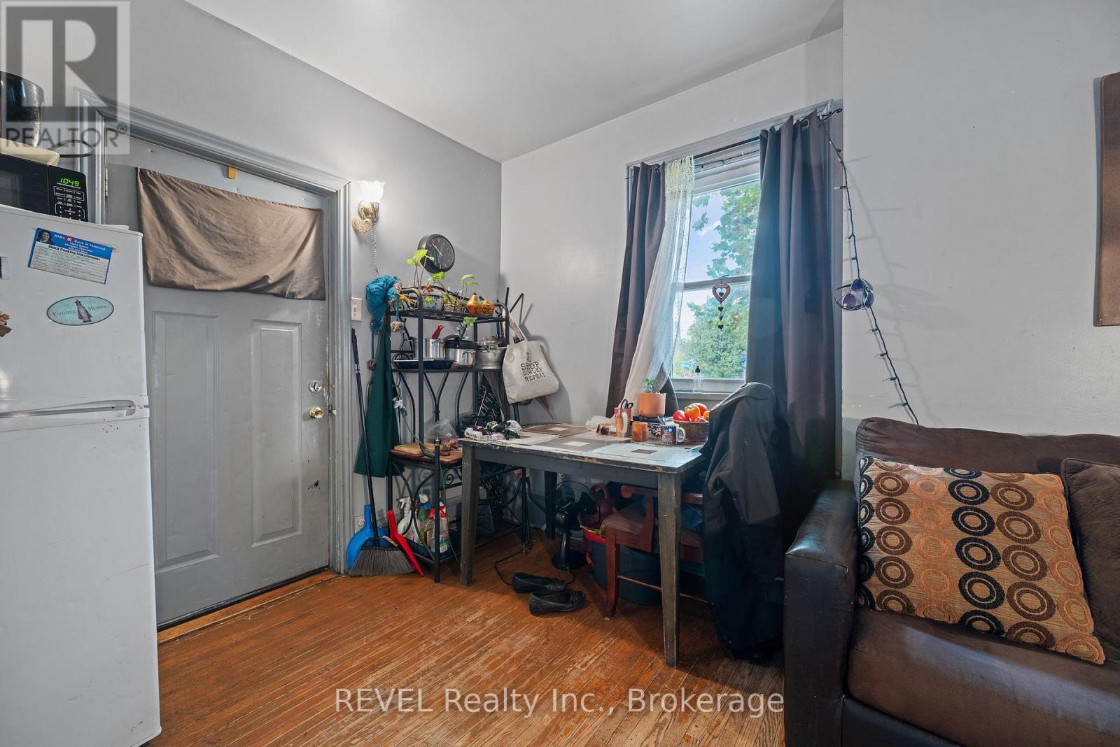 35 Catherine Street, St. Catharines, Ontario  L2R 5E8 - Photo 6 - X12551474