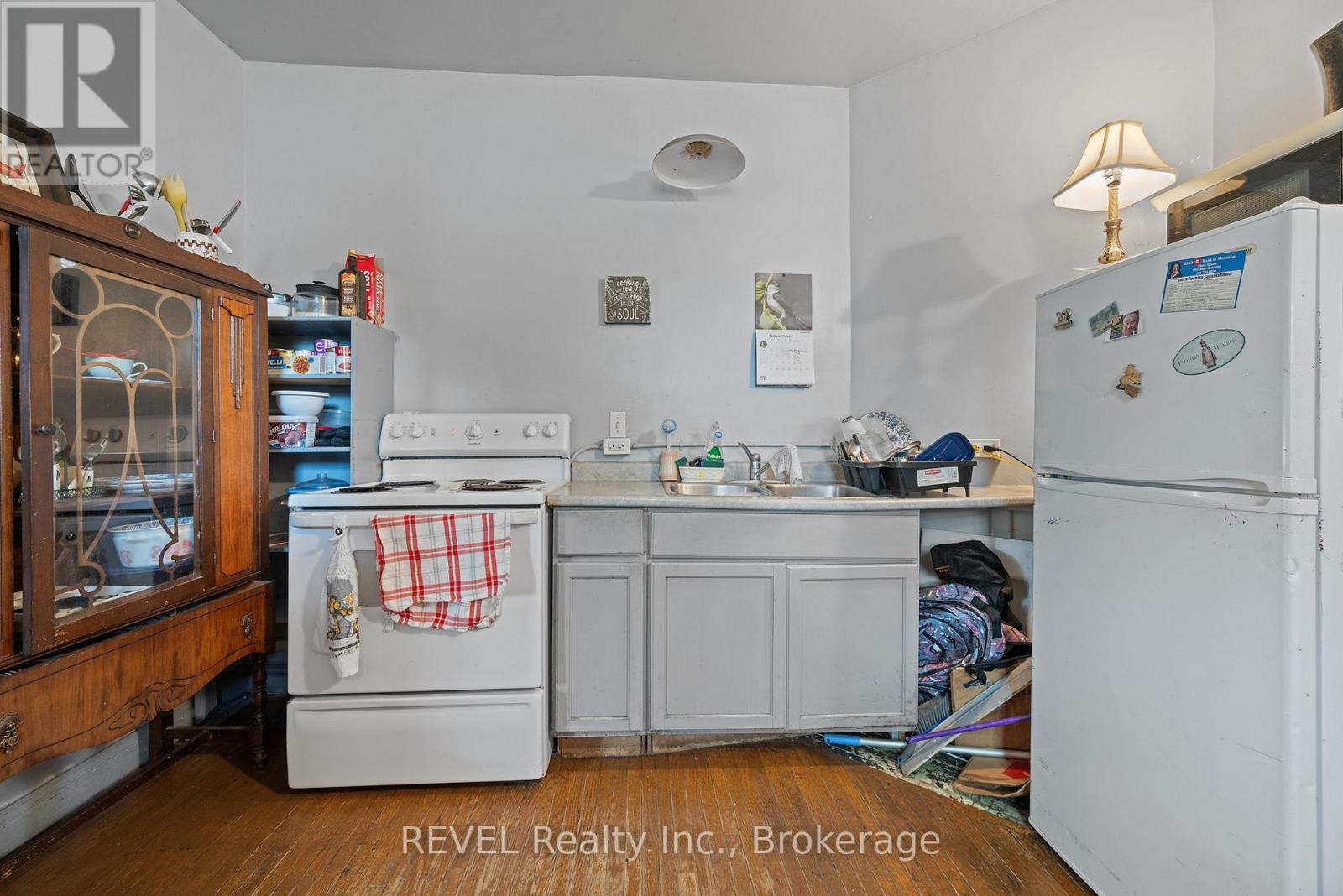 35 Catherine Street, St. Catharines, Ontario  L2R 5E8 - Photo 7 - X12551474