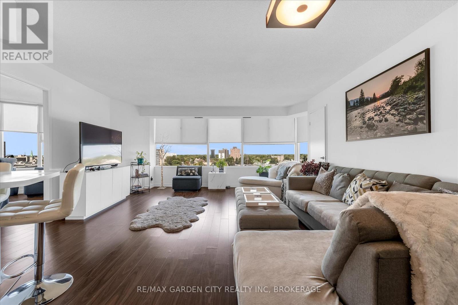 1111 - 7 Gale Crescent, St. Catharines, Ontario  L2R 7M8 - Photo 5 - X12551542