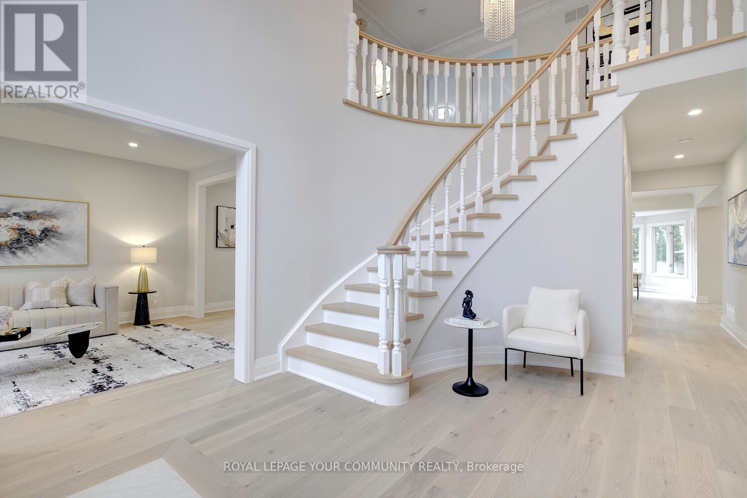 4128 Tapestry Trail, Mississauga, Ontario  L4W 4B7 - Photo 4 - W12551372